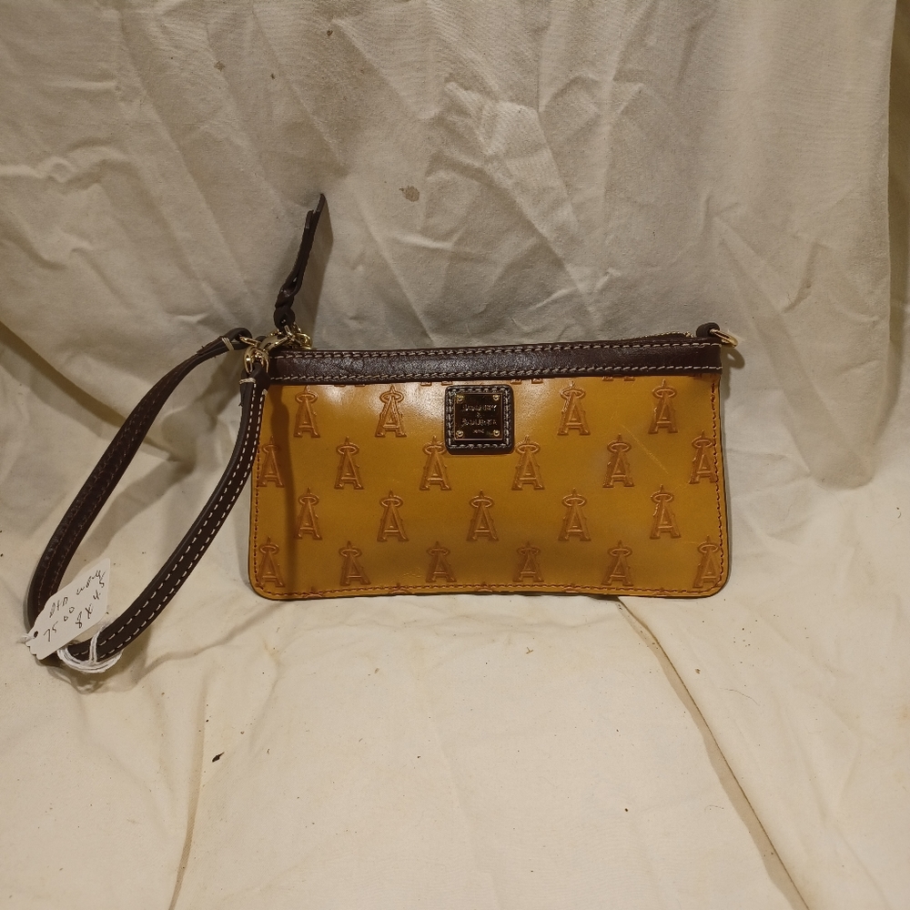 Dooney and bourke wristlet